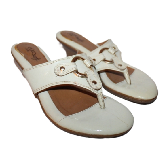 Women's Slip-On Heeled Flip-Flops - Picture 4 of 16